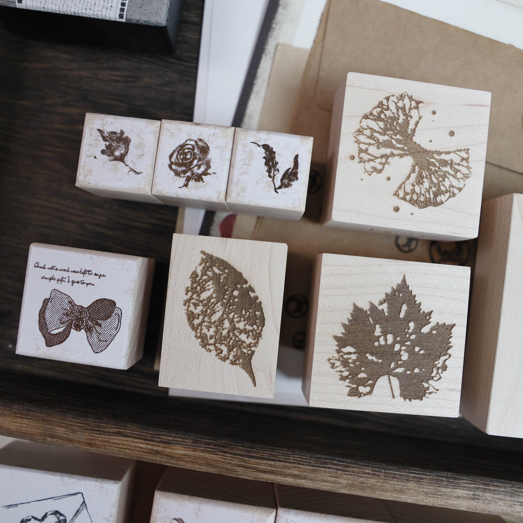 แสตมป์ยางลายไม้รูปแรคคูนวินเทจ - Butterfly Rubber Sheet บทวิจารณ์และราคา